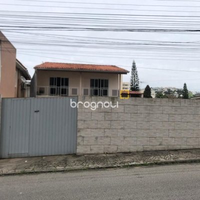 Casa com 260m², 3 quartos (sendo 1 suíte), 6 garagens, no bairro Nossa Senhora do Rosário em São José