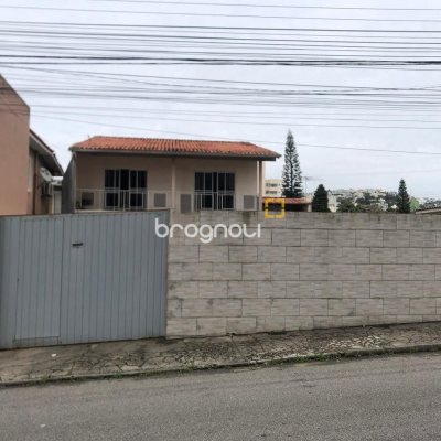 Casa com 260m², 3 quartos (sendo 1 suíte), 6 garagens, no bairro Nossa Senhora do Rosário em São José