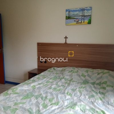 Casa com 260m², 3 quartos (sendo 1 suíte), 6 garagens, no bairro Nossa Senhora do Rosário em São José