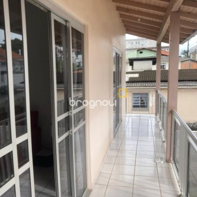 Casa com 260m², 3 quartos (sendo 1 suíte), 6 garagens, no bairro Nossa Senhora do Rosário em São José