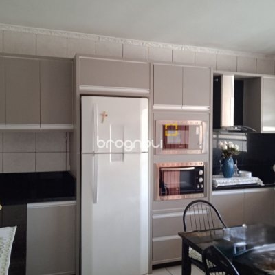 Casa com 260m², 3 quartos (sendo 1 suíte), 6 garagens, no bairro Nossa Senhora do Rosário em São José