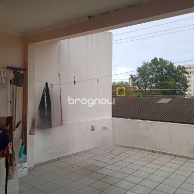 Casa com 260m², 3 quartos (sendo 1 suíte), 6 garagens, no bairro Nossa Senhora do Rosário em São José