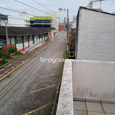 Casa com 260m², 3 quartos (sendo 1 suíte), 6 garagens, no bairro Nossa Senhora do Rosário em São José