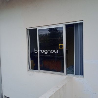 Casa com 260m², 3 quartos (sendo 1 suíte), 6 garagens, no bairro Nossa Senhora do Rosário em São José