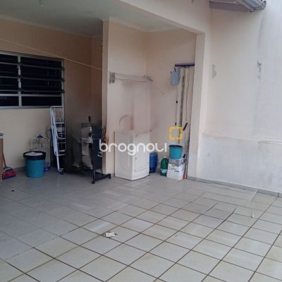 Casa com 260m², 3 quartos (sendo 1 suíte), 6 garagens, no bairro Nossa Senhora do Rosário em São José