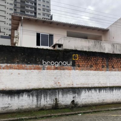 Casa com 260m², 3 quartos (sendo 1 suíte), 6 garagens, no bairro Nossa Senhora do Rosário em São José