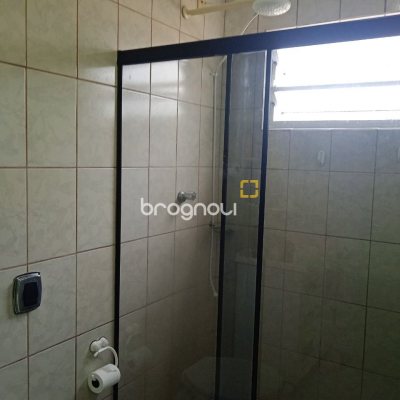 Casa com 260m², 3 quartos (sendo 1 suíte), 6 garagens, no bairro Nossa Senhora do Rosário em São José