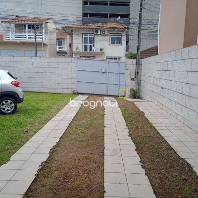 Casa com 260m², 3 quartos (sendo 1 suíte), 6 garagens, no bairro Nossa Senhora do Rosário em São José