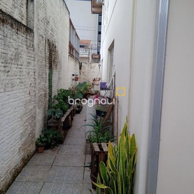 Casa com 260m², 3 quartos (sendo 1 suíte), 6 garagens, no bairro Nossa Senhora do Rosário em São José