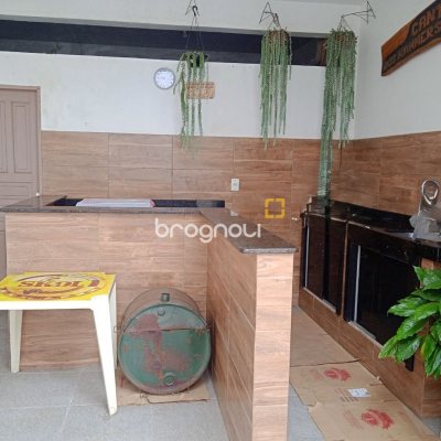 Casa com 260m², 3 quartos (sendo 1 suíte), 6 garagens, no bairro Nossa Senhora do Rosário em São José