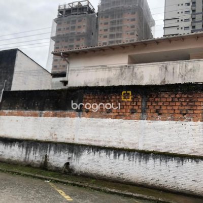 Casa com 260m², 3 quartos (sendo 1 suíte), 6 garagens, no bairro Nossa Senhora do Rosário em São José