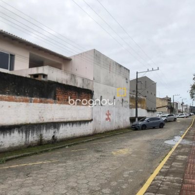 Casa com 260m², 3 quartos (sendo 1 suíte), 6 garagens, no bairro Nossa Senhora do Rosário em São José
