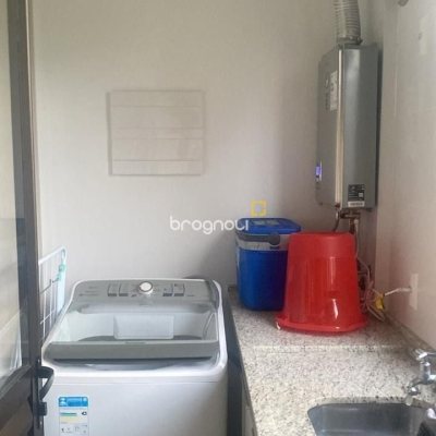 Apartamento com 65m², 2 quartos (sendo 1 suíte), 2 garagens, no bairro Pedra Branca em Palhoça