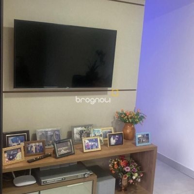 Apartamento com 65m², 2 quartos (sendo 1 suíte), 2 garagens, no bairro Pedra Branca em Palhoça