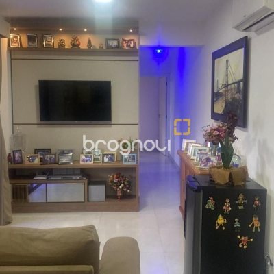 Apartamento com 65m², 2 quartos (sendo 1 suíte), 2 garagens, no bairro Pedra Branca em Palhoça