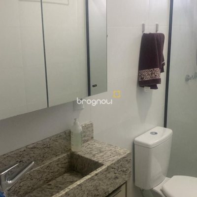Apartamento com 65m², 2 quartos (sendo 1 suíte), 2 garagens, no bairro Pedra Branca em Palhoça