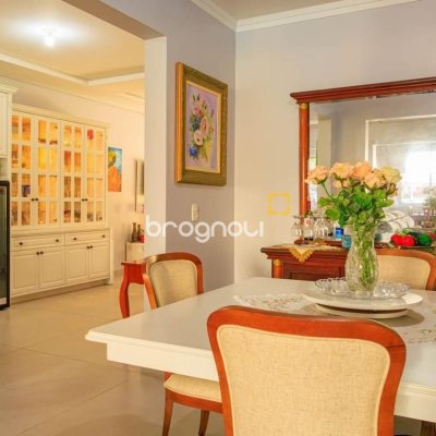 Casa de Condomínio com 550m², 7 quartos (sendo 6 suítes), 2 garagens, no bairro Ingleses em Florianópolis