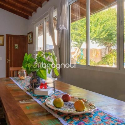 Casa de Condomínio com 550m², 7 quartos (sendo 6 suítes), 2 garagens, no bairro Ingleses em Florianópolis