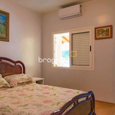 Casa de Condomínio com 550m², 7 quartos (sendo 6 suítes), 2 garagens, no bairro Ingleses em Florianópolis
