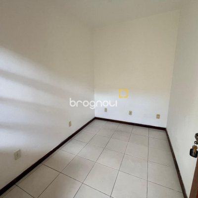 Casa com 189m², 3 quartos (sendo 1 suíte), 4 garagens, no bairro Centro em São José