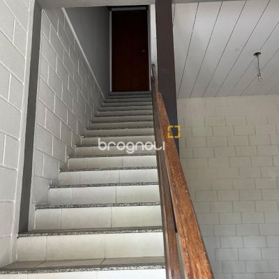 Casa com 189m², 3 quartos (sendo 1 suíte), 4 garagens, no bairro Centro em São José