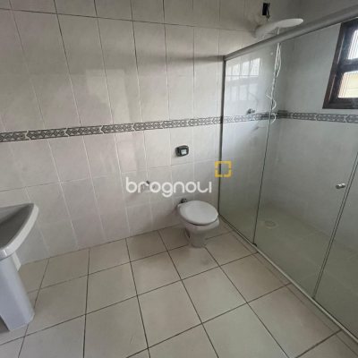 Casa com 189m², 3 quartos (sendo 1 suíte), 4 garagens, no bairro Centro em São José