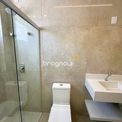 Casa de Condomínio com 189m², 3 quartos (sendo 3 suítes), 5 garagens, no bairro Camboa em Governador Celso Ramos