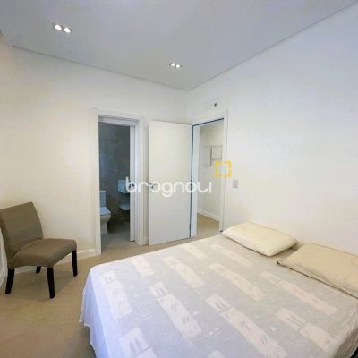 Casa de Condomínio com 189m², 3 quartos (sendo 3 suítes), 5 garagens, no bairro Camboa em Governador Celso Ramos