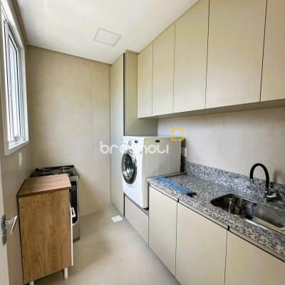Casa de Condomínio com 189m², 3 quartos (sendo 3 suítes), 5 garagens, no bairro Camboa em Governador Celso Ramos