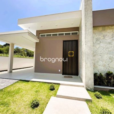 Casa de Condomínio com 189m², 3 quartos (sendo 3 suítes), 5 garagens, no bairro Camboa em Governador Celso Ramos