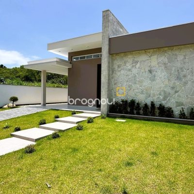 Casa de Condomínio com 189m², 3 quartos (sendo 3 suítes), 5 garagens, no bairro Camboa em Governador Celso Ramos