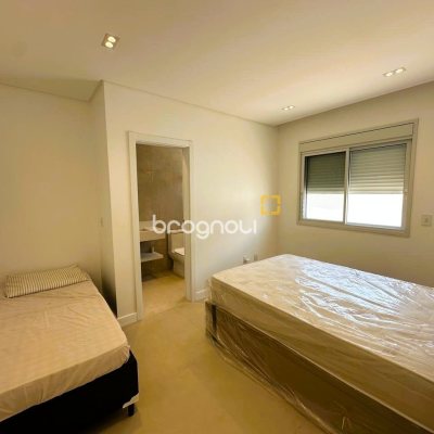 Casa de Condomínio com 189m², 3 quartos (sendo 3 suítes), 5 garagens, no bairro Camboa em Governador Celso Ramos
