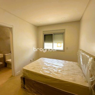 Casa de Condomínio com 189m², 3 quartos (sendo 3 suítes), 5 garagens, no bairro Camboa em Governador Celso Ramos