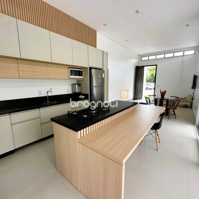 Casa de Condomínio com 189m², 3 quartos (sendo 3 suítes), 5 garagens, no bairro Camboa em Governador Celso Ramos