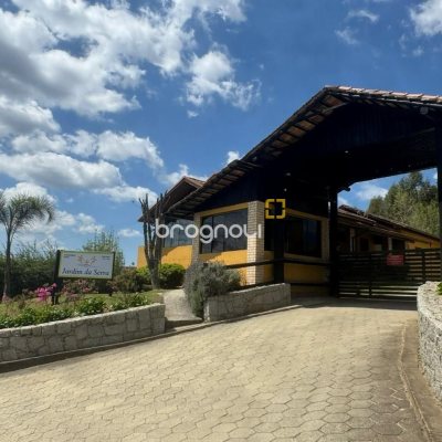 Sítio com 6874m², no bairro Invernadinha em Rancho Queimado