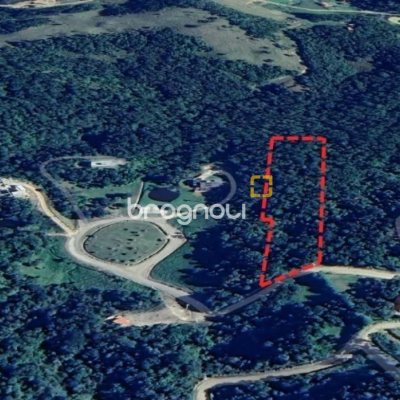 Sítio com 6874m², no bairro Invernadinha em Rancho Queimado