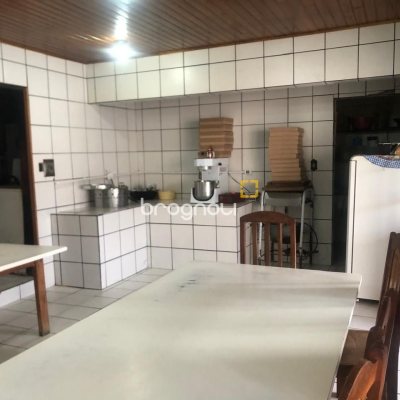 Casa com 280m², 3 quartos, 2 garagens, no bairro Bela Vista em São José