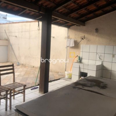 Casa com 280m², 3 quartos, 2 garagens, no bairro Bela Vista em São José