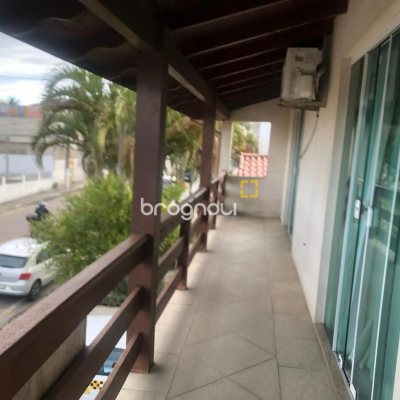 Casa com 280m², 3 quartos, 2 garagens, no bairro Bela Vista em São José