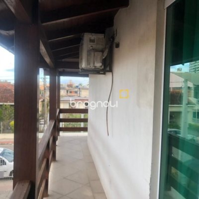 Casa com 280m², 3 quartos, 2 garagens, no bairro Bela Vista em São José