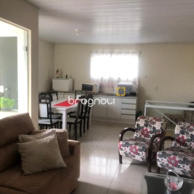 Casa com 280m², 3 quartos, 2 garagens, no bairro Bela Vista em São José