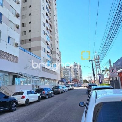 Apartamento com 84m², 3 quartos (sendo 1 suíte), 1 garagem, no bairro Campinas em São José