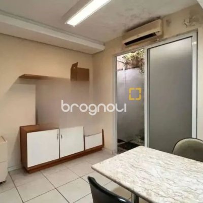 Casa com 221m², no bairro Santa Mônica em Florianópolis