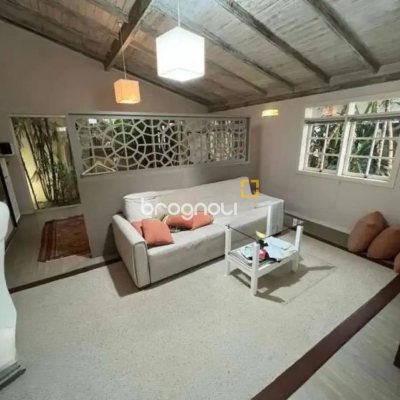 Casa com 221m², no bairro Santa Mônica em Florianópolis
