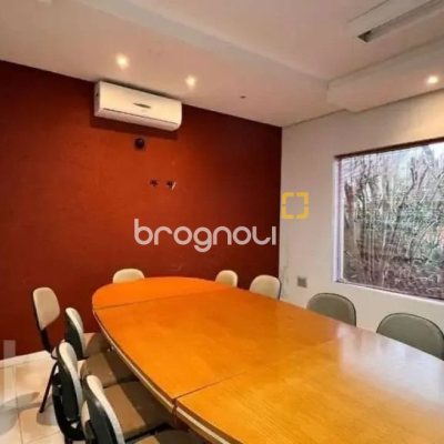 Casa com 221m², no bairro Santa Mônica em Florianópolis