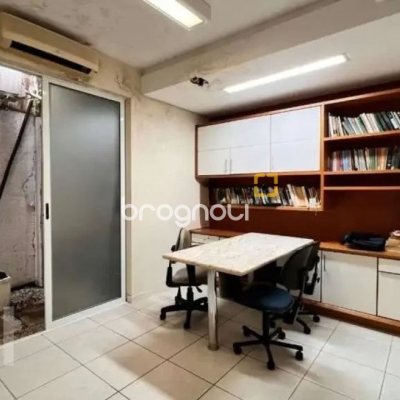 Casa com 221m², no bairro Santa Mônica em Florianópolis
