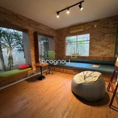 Casa com 221m², no bairro Santa Mônica em Florianópolis