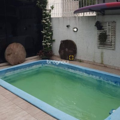 Casa com 107m², 3 quartos (sendo 1 suíte), 2 garagens, no bairro Ingleses em Florianópolis