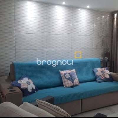 Casa com 107m², 3 quartos (sendo 1 suíte), 2 garagens, no bairro Ingleses em Florianópolis