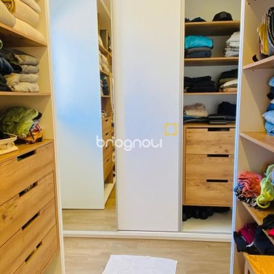 Casa de Condomínio com 267m², 5 quartos (sendo 3 suítes), 2 garagens, no bairro Campeche em Florianópolis